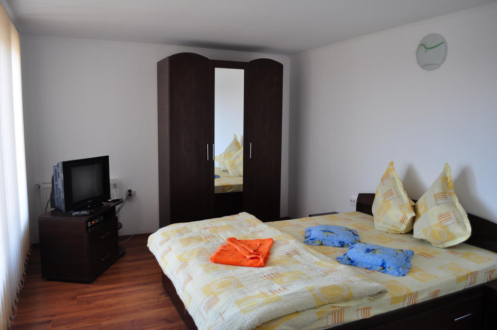 Pensiunea Mahmudia Zimmer foto